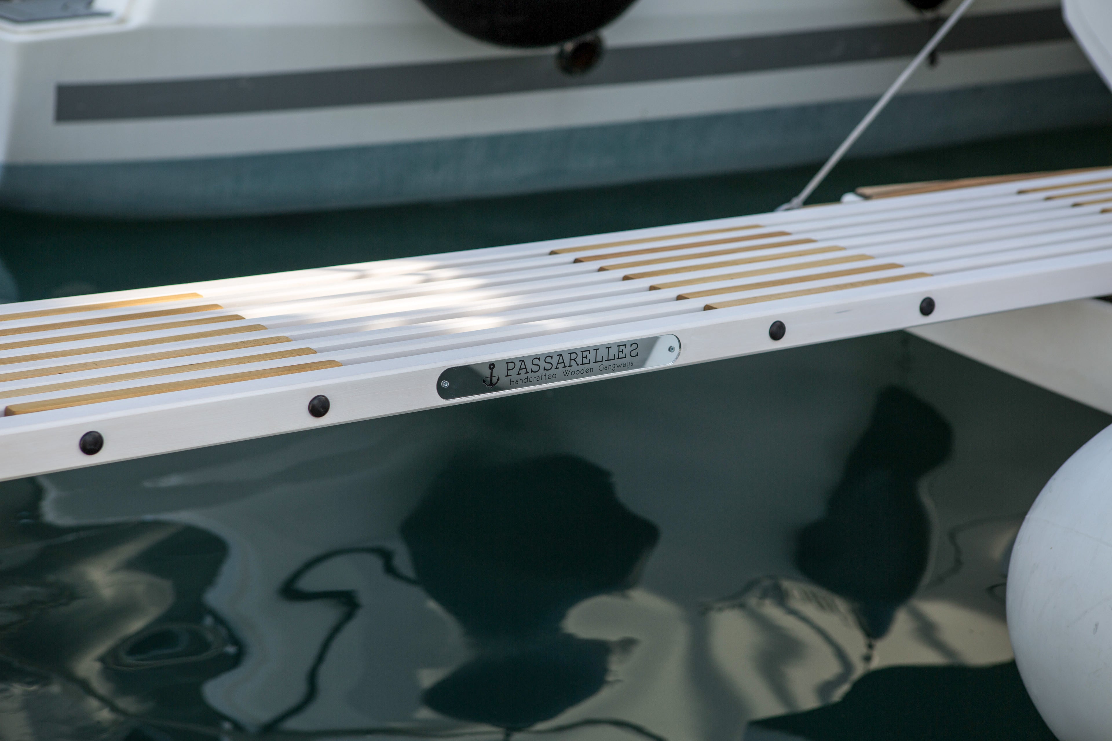 Executive Gangway – Premium Wooden Gangway for Yachts White/Brown